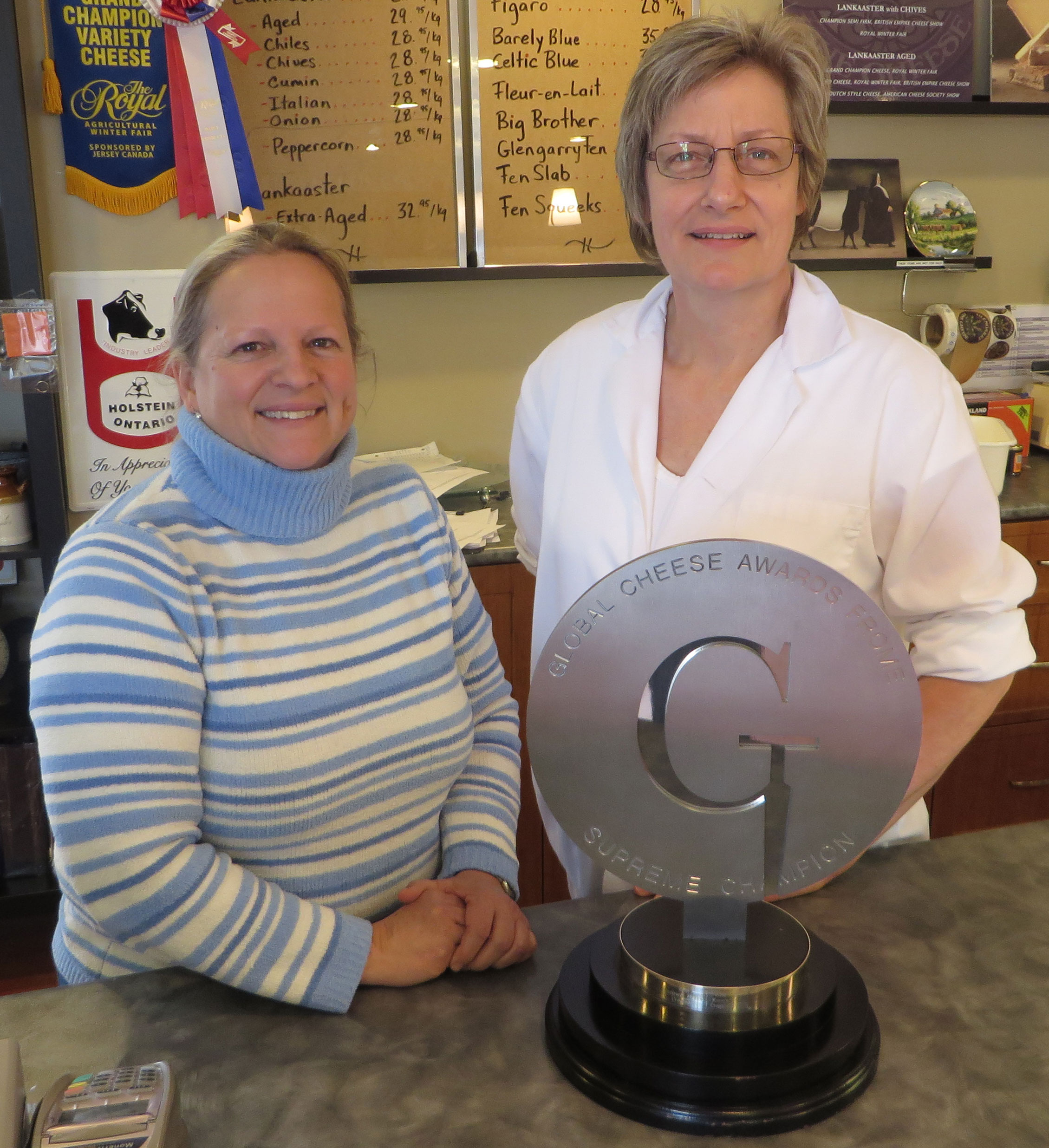 Cheesemakers extraordinaire: Margaret Peters-Morris (left) and Wilma Klein-Swormink